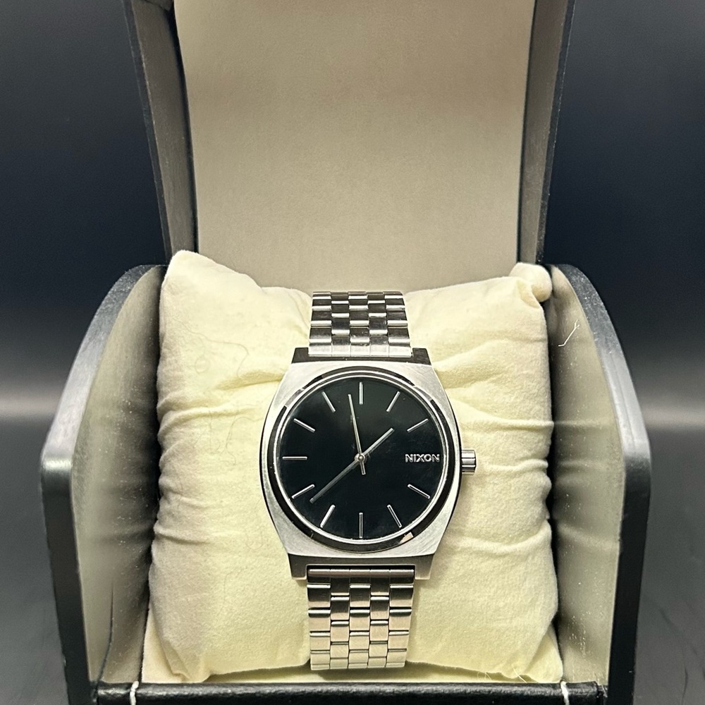 Nixon Men’s Time Teller Black Dial Stainless Steel 37mm Preowned Broken Clasp
